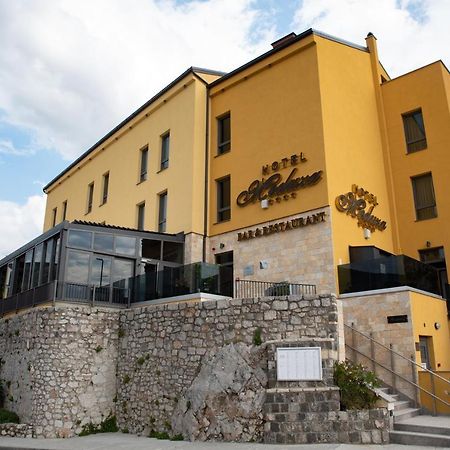 סנג' Hotel Meduza מראה חיצוני תמונה