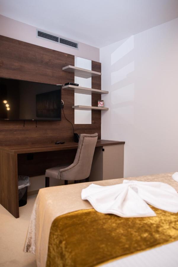 סנג' Hotel Meduza מראה חיצוני תמונה
