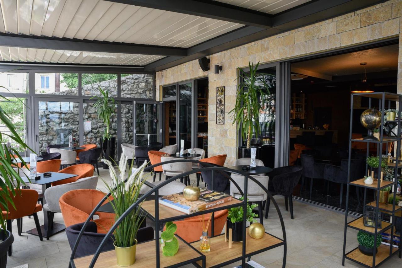 סנג' Hotel Meduza מראה חיצוני תמונה