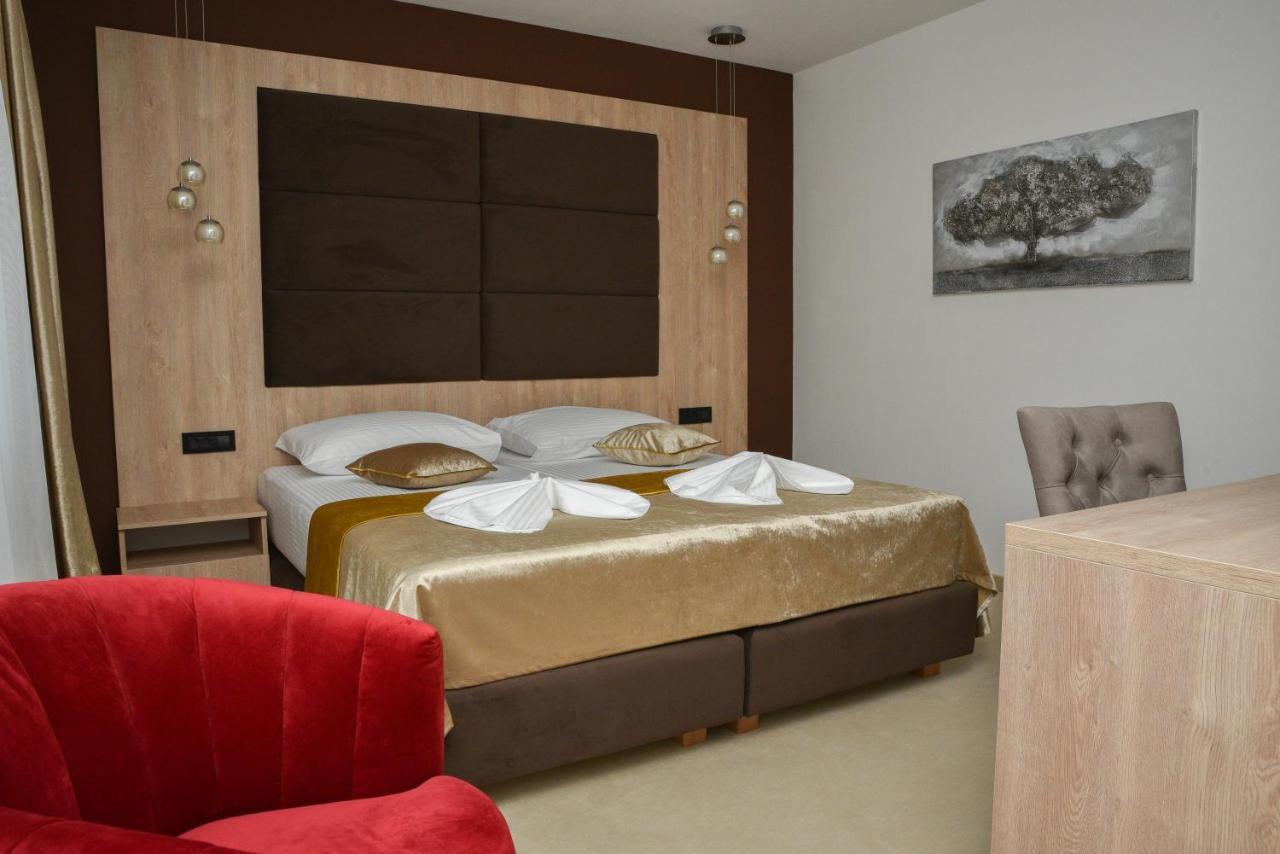 סנג' Hotel Meduza מראה חיצוני תמונה